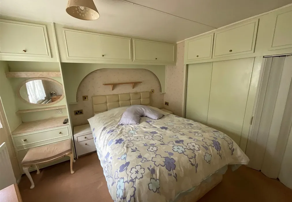 Bedroom - Durford Road, Petersfield, Hampshire - Wards of Kent