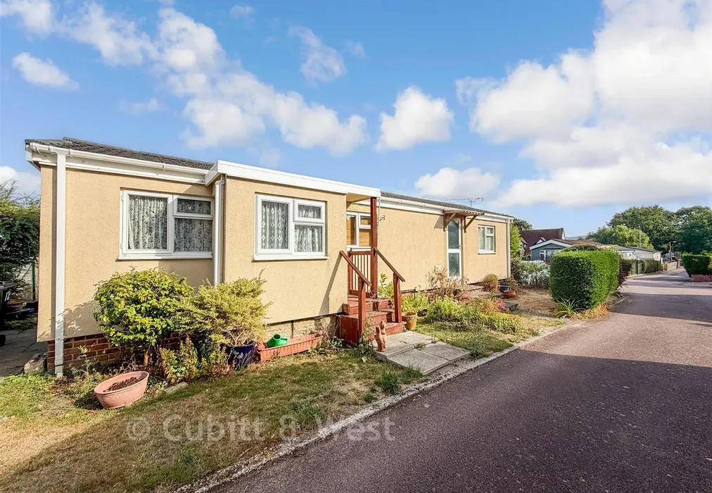 Front - Durford Road, Petersfield, Hampshire - Wards of Kent