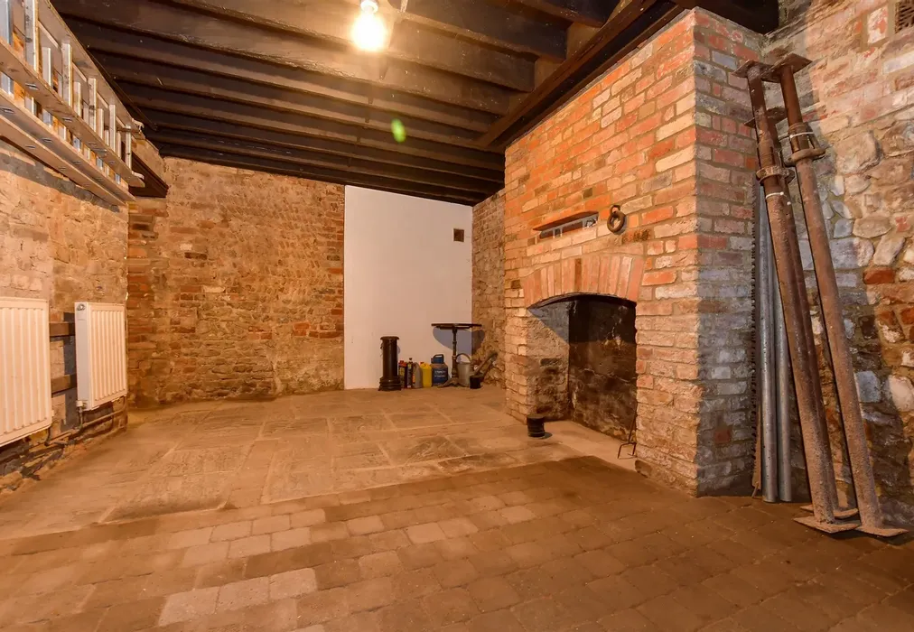 Cellar 2 - George Lane, Folkestone, Kent - Wards of Kent