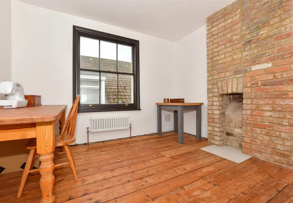 Bedroom 2 - George Lane, Folkestone, Kent - Wards of Kent