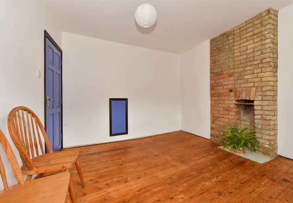 Bedroom 1 - George Lane, Folkestone, Kent - Wards of Kent