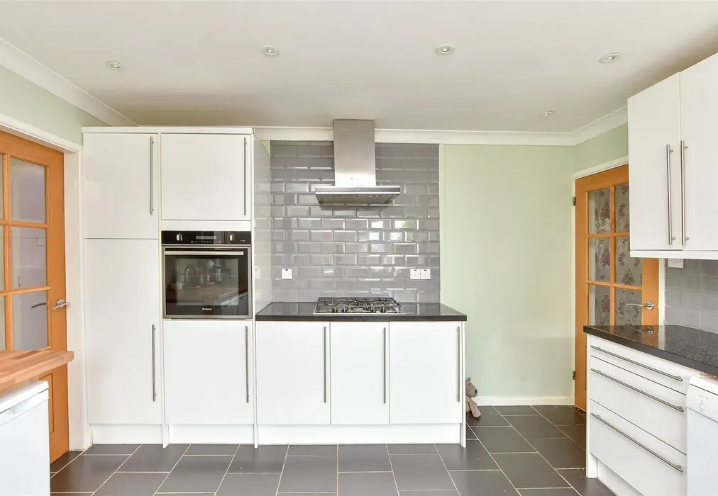 Kitchen - Grenville Way, Broadstairs, Kent - Wards of Kent