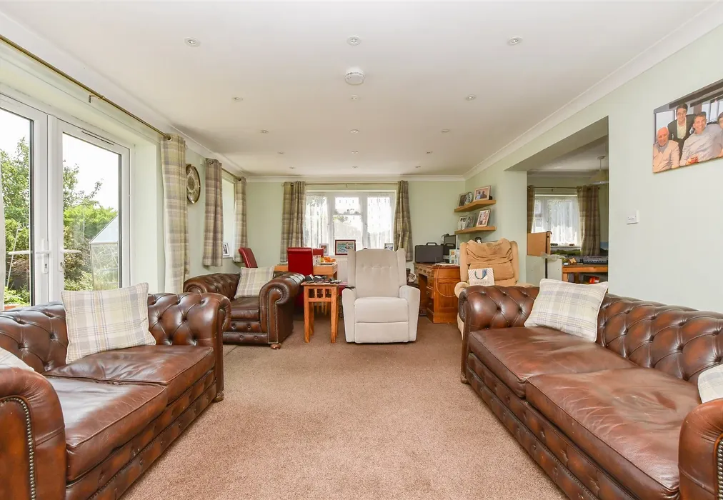 Lounge - Grenville Way, Broadstairs, Kent - Wards of Kent