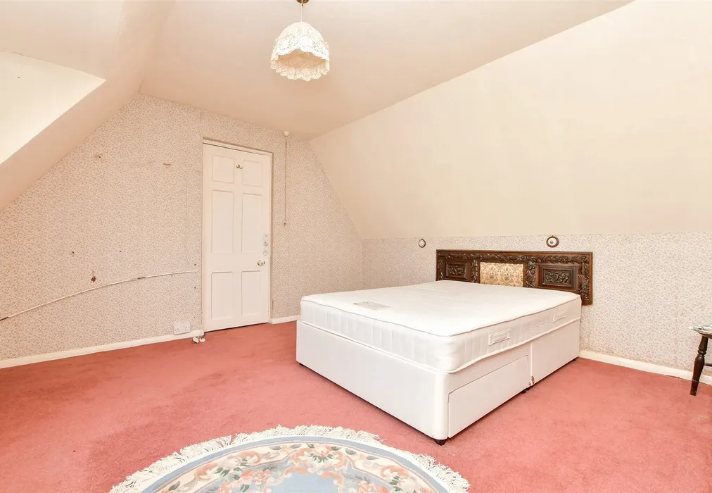 Bedroom 1 - Kingsdown Road, St. Margarets-At-Cliffe, Dover, Kent - Wards of Kent