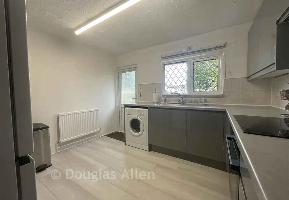 Kitchen - Lower Dunton Road, Dunton, Brentwood, Essex - Wards of Kent