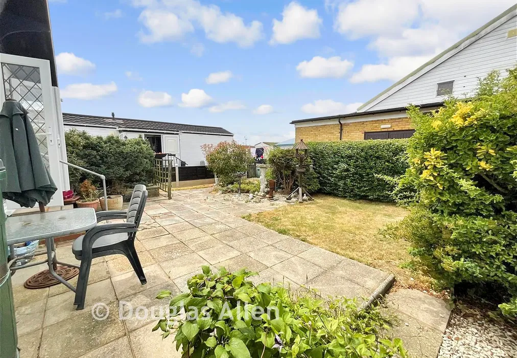Garden Area - Lower Dunton Road, Dunton, Brentwood, Essex - Wards of Kent