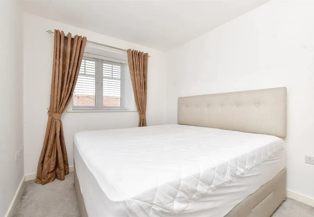 Bedroom 1 - Schoolgate Drive, Morden, Surrey - Wards of Kent