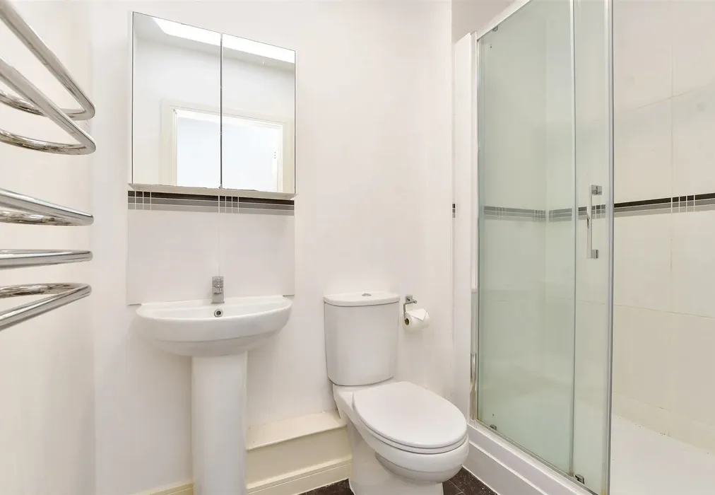 En-Suite Shower Room - Schoolgate Drive, Morden, Surrey - Wards of Kent
