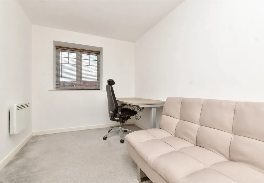 Bedroom 2 - Schoolgate Drive, Morden, Surrey - Wards of Kent