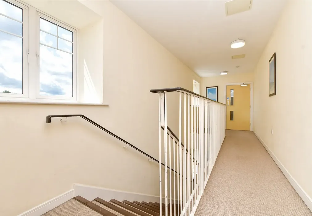 Internal Lifestyle Photograph - Schoolgate Drive, Morden, Surrey - Wards of Kent