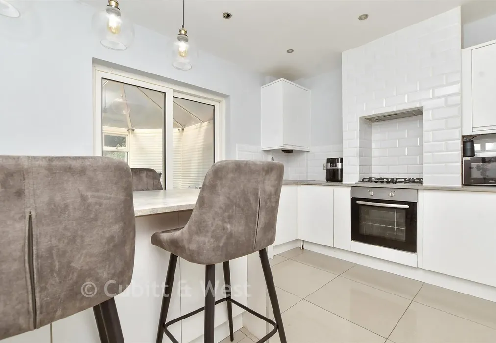 Kitchen - Oak Avenue, Shirley, Croydon, Surrey - Wards of Kent