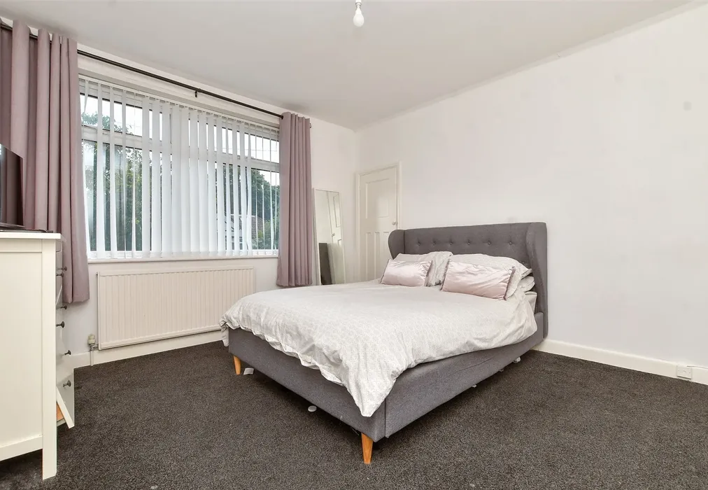 Bedroom 1 - Oak Avenue, Shirley, Croydon, Surrey - Wards of Kent