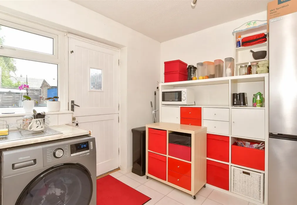 Kitchen/Breakfast Room - Winters Croft, Gravesend, Kent - Wards of Kent