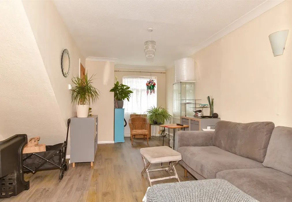 Lounge - Winters Croft, Gravesend, Kent - Wards of Kent