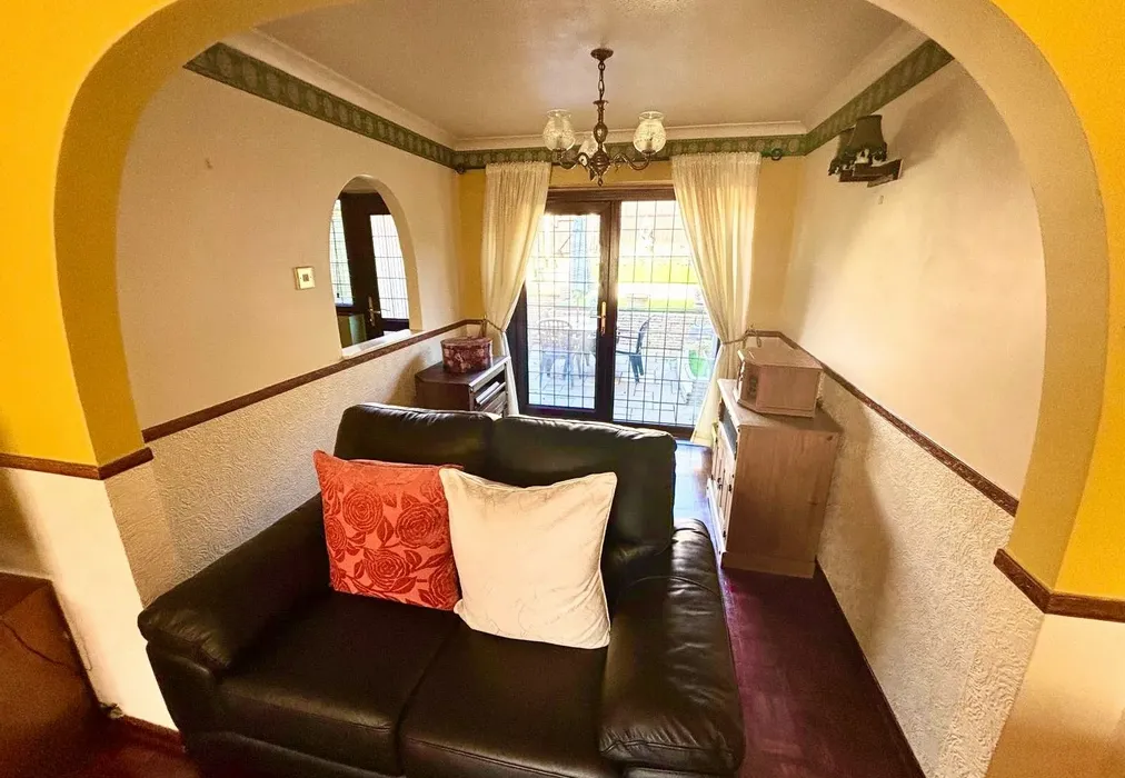 Lounge 1 - Ingress Gardens, Greenhithe, Kent - Wards of Kent