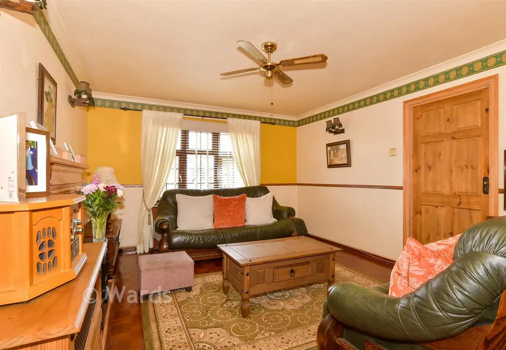 Lounge - Ingress Gardens, Greenhithe, Kent - Wards of Kent