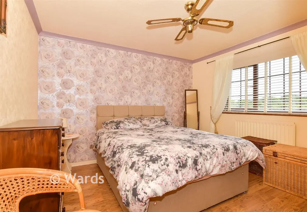 Bedroom 1 - Ingress Gardens, Greenhithe, Kent - Wards of Kent