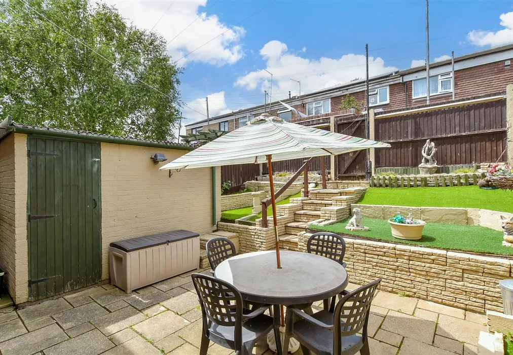 Rear Garden - Ingress Gardens, Greenhithe, Kent - Wards of Kent