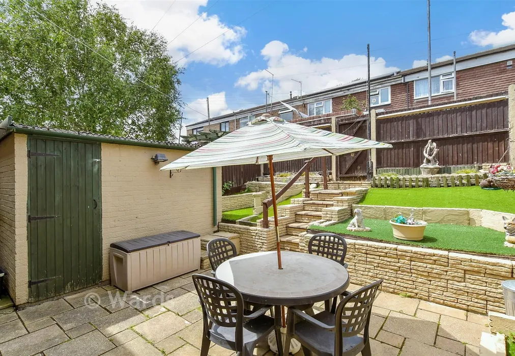 Rear Garden - Ingress Gardens, Greenhithe, Kent - Wards of Kent