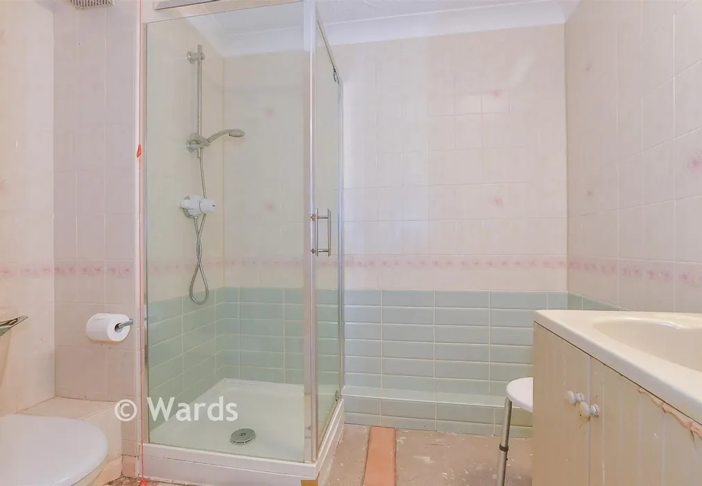Shower Room - The Causeway, Canterbury, Kent - Wards of Kent