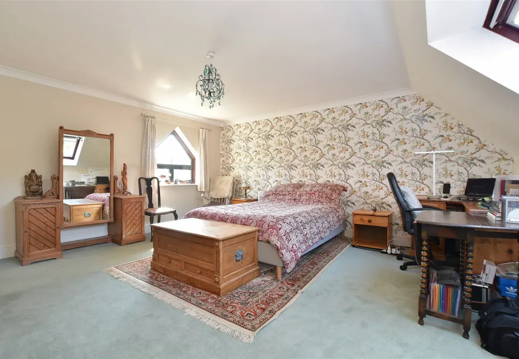Bedroom 2 - Lime Tree Court, Freshwater, Isle of Wight - Wards of Kent