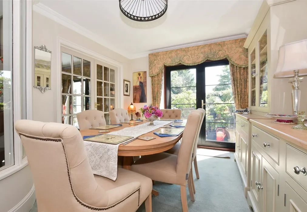 Dining Room - Lime Tree Court, Freshwater, Isle of Wight - Wards of Kent