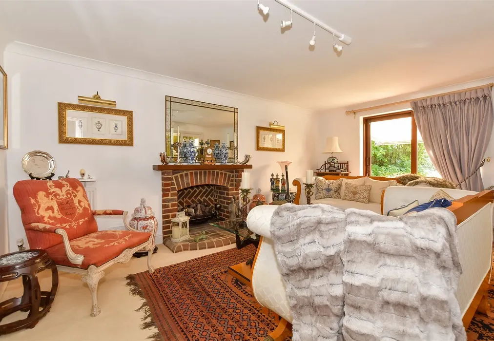 Lounge - The Street, Bramber, Steyning, West Sussex - Wards of Kent