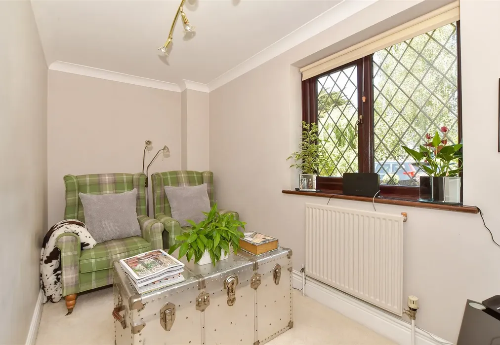 Snug - The Street, Bramber, Steyning, West Sussex - Wards of Kent