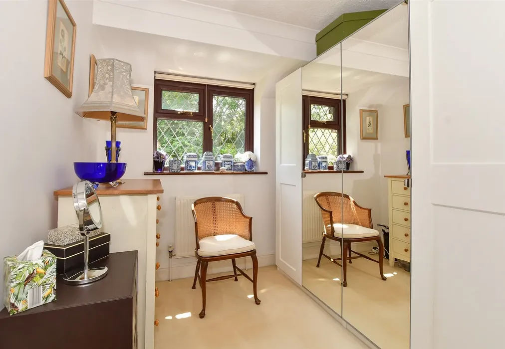 Bedroom 4 - The Street, Bramber, Steyning, West Sussex - Wards of Kent