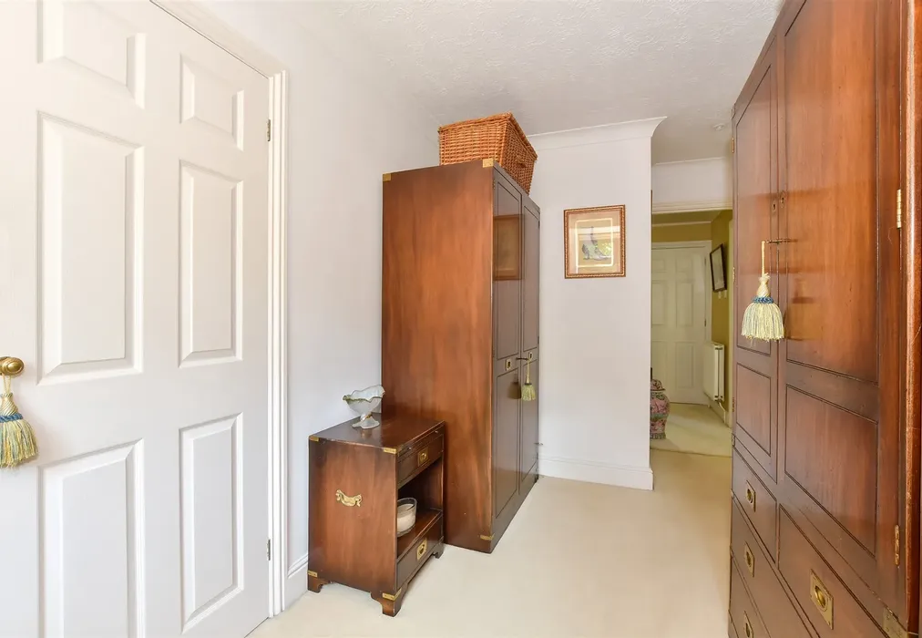 Bedroom 3 - The Street, Bramber, Steyning, West Sussex - Wards of Kent