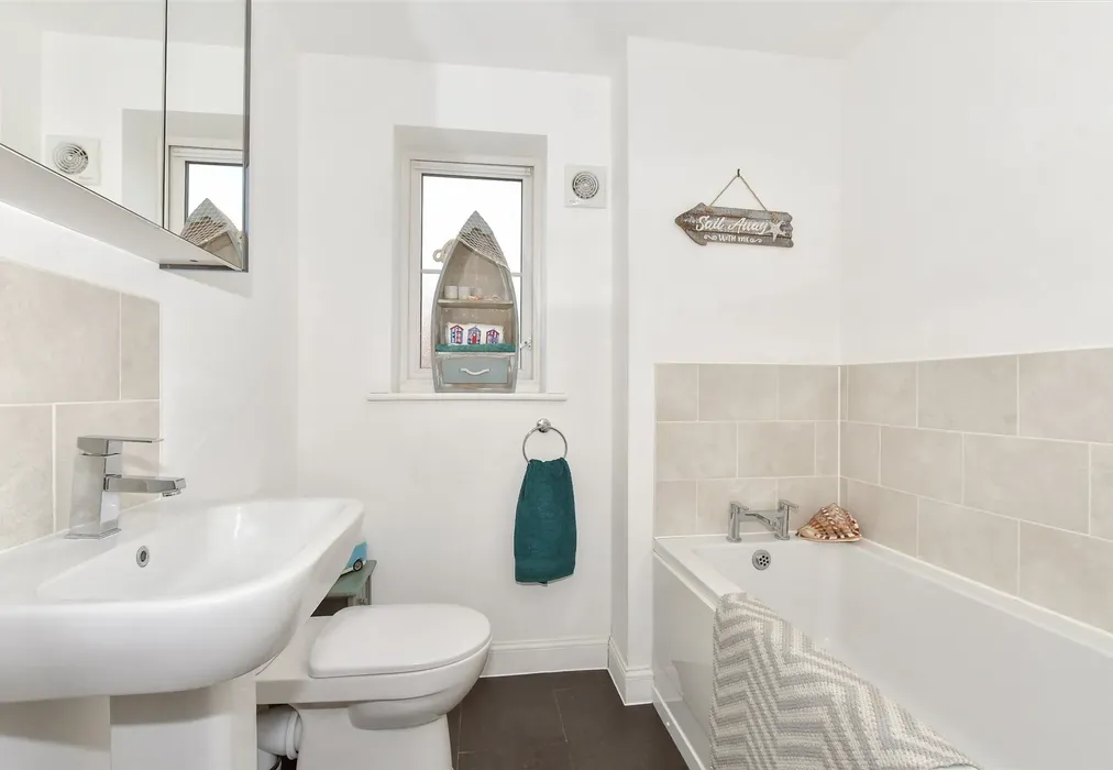 Bathroom - Winder Place, Aylesham, Canterbury, Kent - Wards of Kent