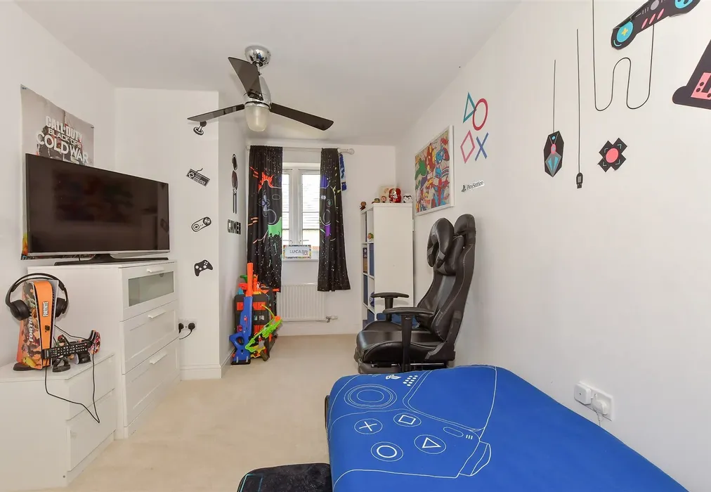 Bedroom 2 - Winder Place, Aylesham, Canterbury, Kent - Wards of Kent