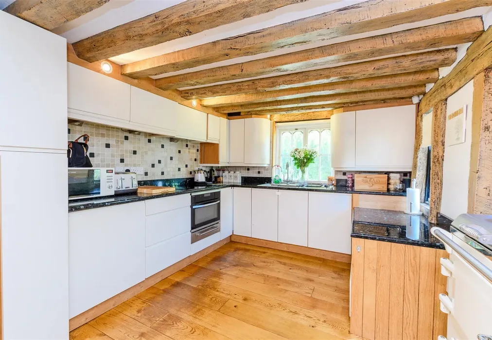 Kitchen - Harvel Street, Meopham, Gravesend, Kent - Wards of Kent