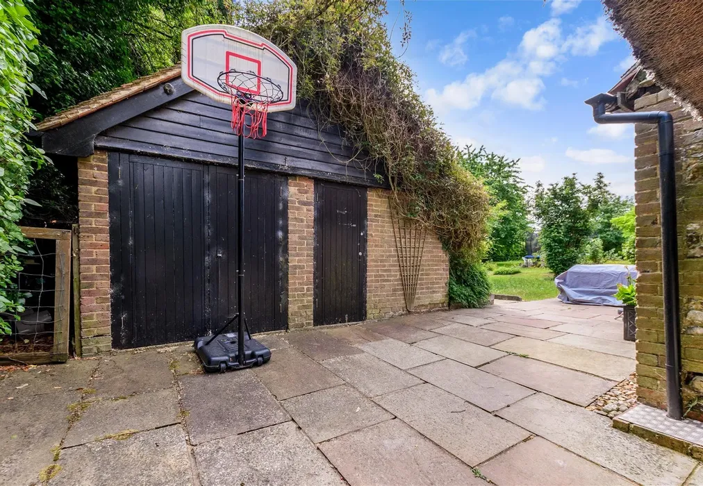 Garage - Harvel Street, Meopham, Gravesend, Kent - Wards of Kent