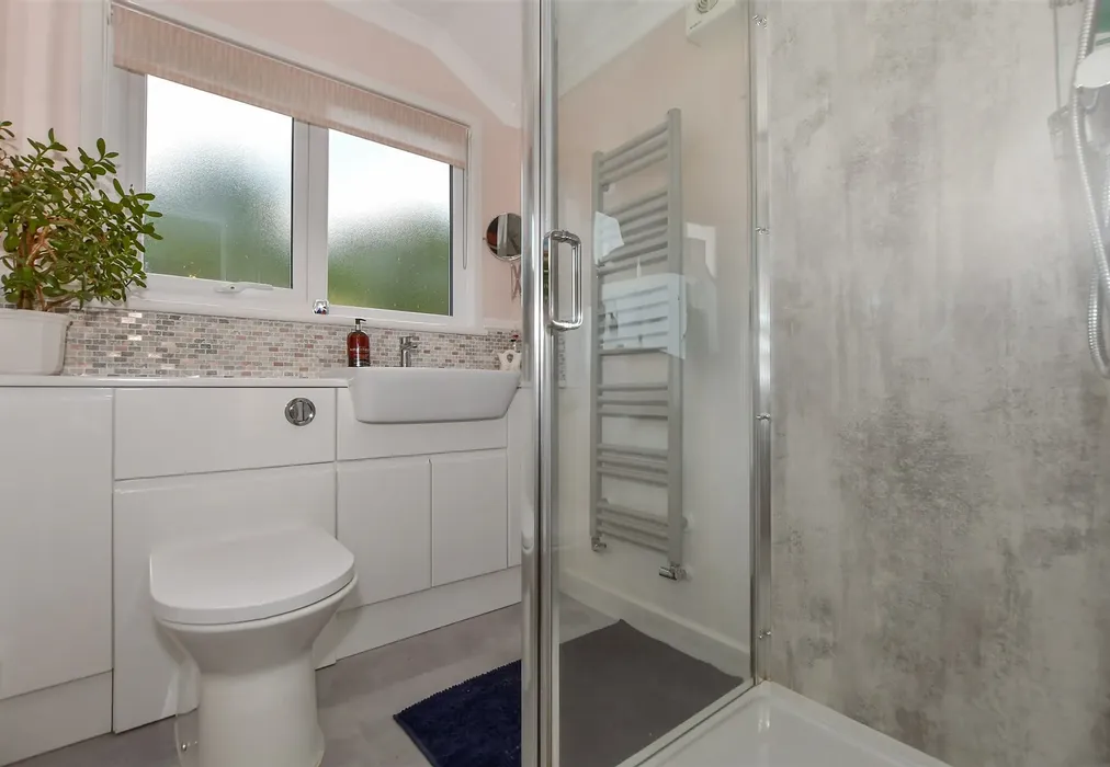 Shower Room - Workhouse Lane, East Farleigh, Maidstone, Kent - Wards of Kent