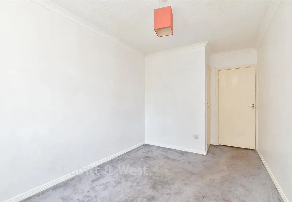 Bedroom 2 - London Road, Brighton, East Sussex - Wards of Kent