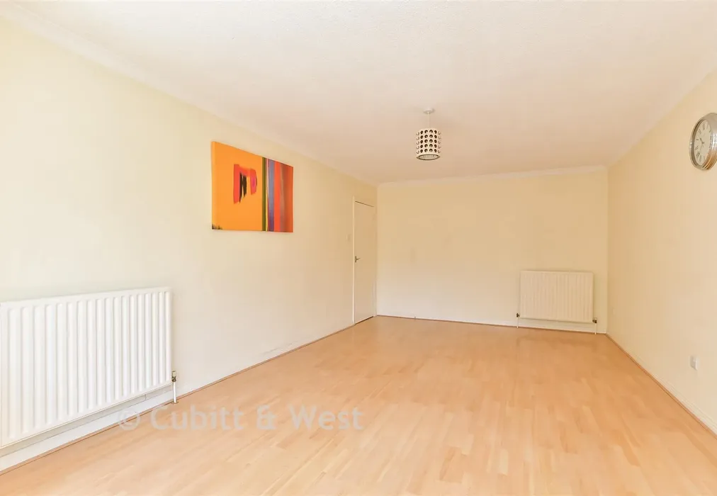 Lounge - London Road, Brighton, East Sussex - Wards of Kent