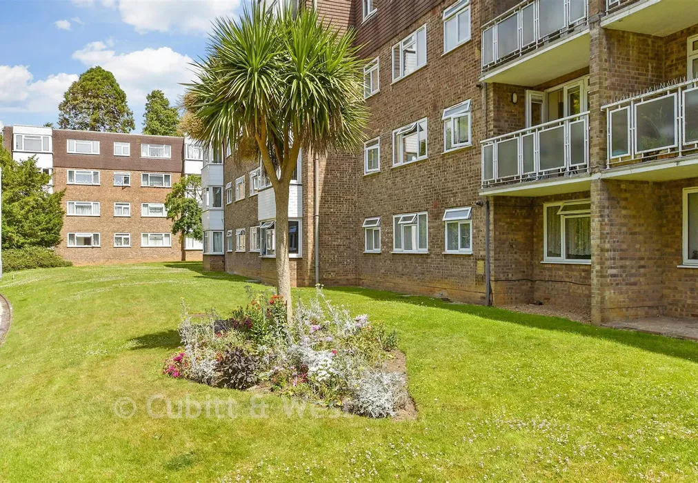 Communal Gardens - London Road, Brighton, East Sussex - Wards of Kent