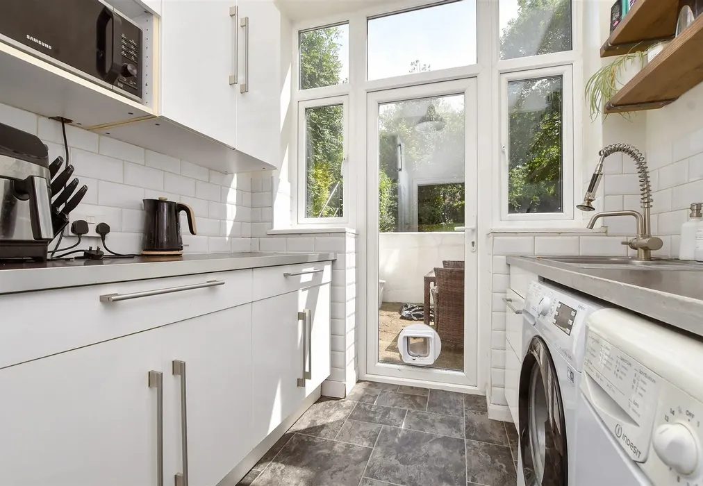 Kitchen - Croft Road, Sutton, Surrey - Wards of Kent