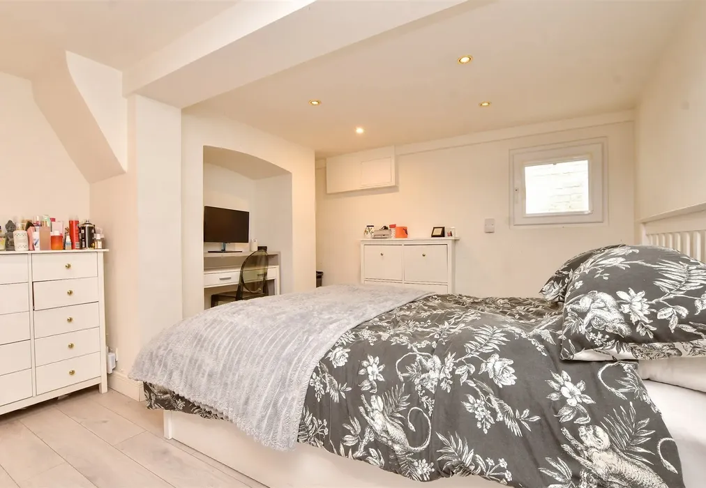 Bedroom 2 - Croft Road, Sutton, Surrey - Wards of Kent