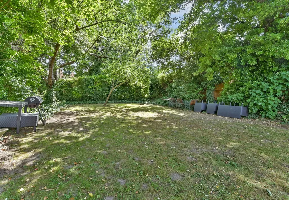 Communal Gardens - Croft Road, Sutton, Surrey - Wards of Kent