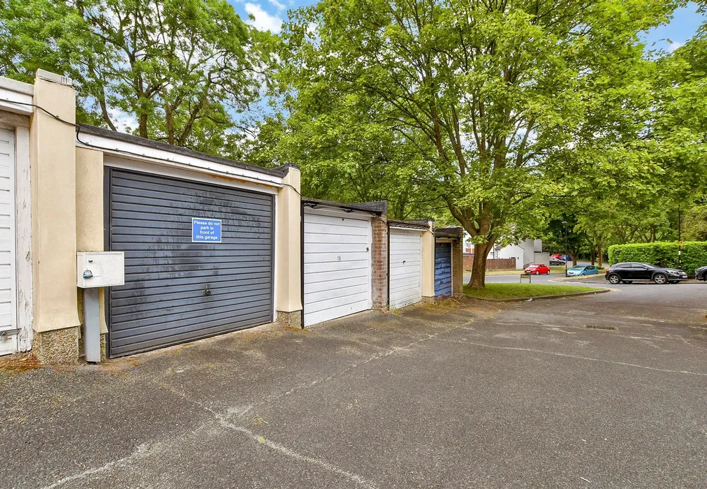 Garage - Courtwood Lane, Croydon, Surrey - Wards of Kent