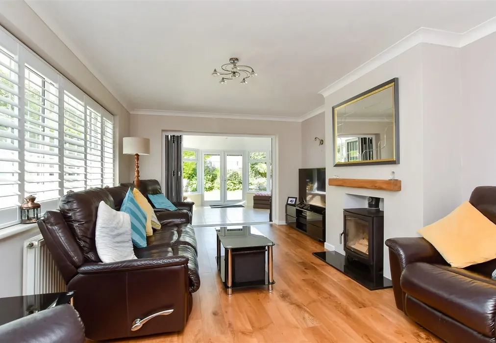 Lounge - Sea Lane, Ferring, West Sussex - Wards of Kent