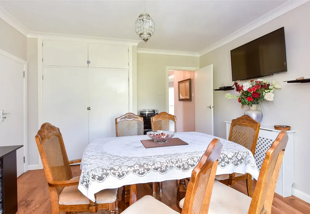 Dining Room - Sea Lane, Ferring, West Sussex - Wards of Kent