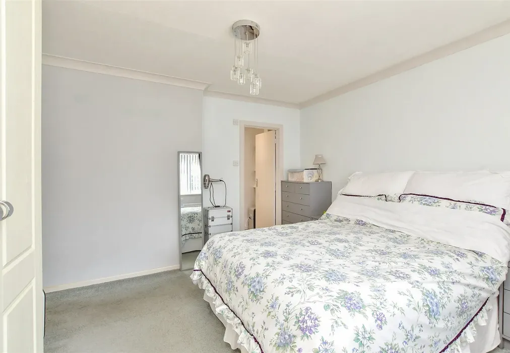 Bedroom 3 - Sea Lane, Ferring, West Sussex - Wards of Kent