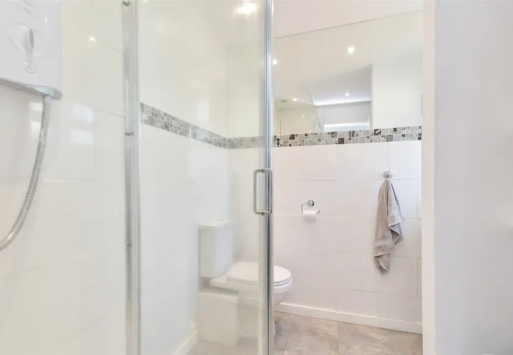 En-Suite Shower Room - Sea Lane, Ferring, West Sussex - Wards of Kent