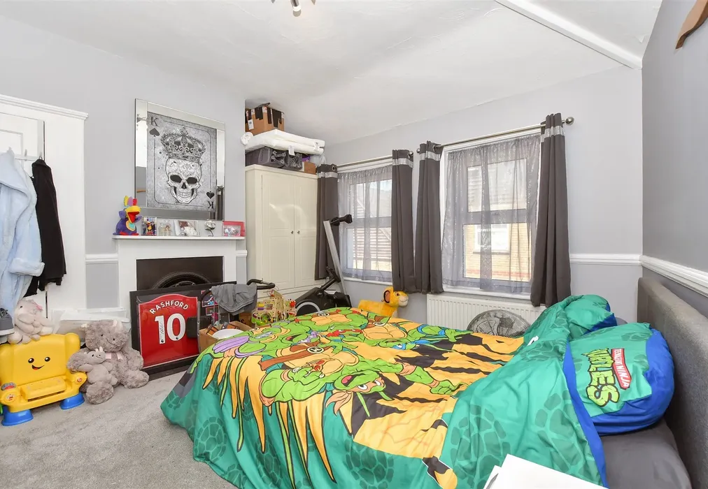Bedroom 1 - Sheppey Street, Bluetown, Sheerness, Kent - Wards of Kent