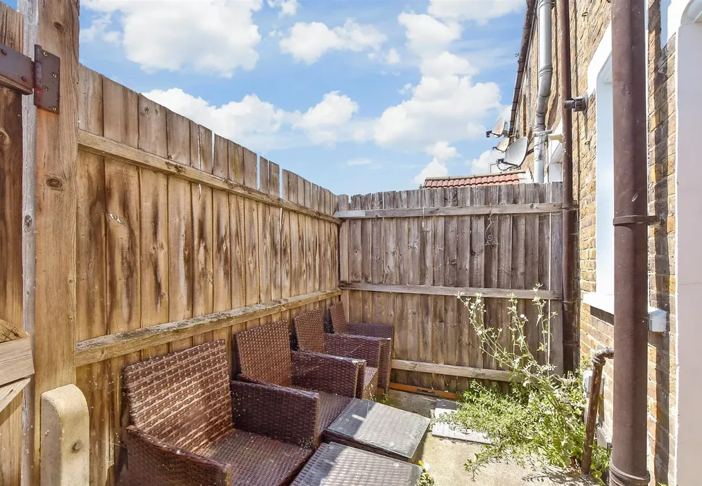 Rear Garden - Sheppey Street, Bluetown, Sheerness, Kent - Wards of Kent