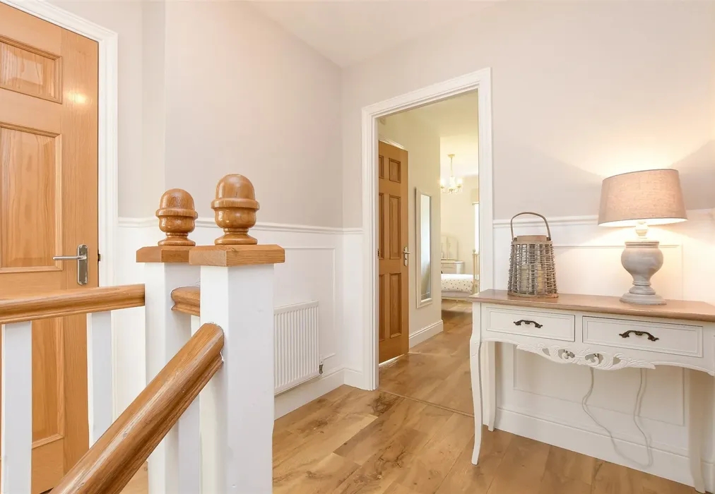 Landing - Bankside, Epsom, Surrey - Wards of Kent