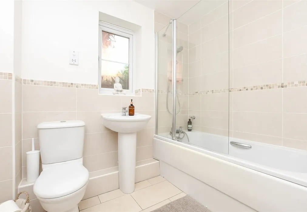 Bathroom - Bankside, Epsom, Surrey - Wards of Kent